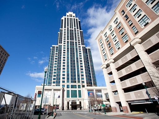 Nhà giàu Trung Quốc đang đổ tiền vào đâu? 